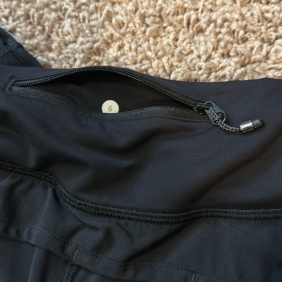 Lululemon - Picture 3 of 3